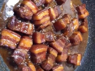 9、红烧肉,收干汤汁出锅