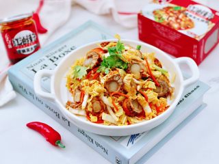 16、白菜心红油扇贝肉,清爽可口又下饭,而且营养丰富。