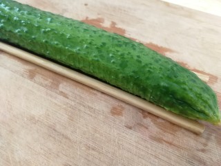 3、蓑衣黄瓜,180度翻面。