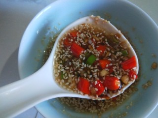 23、凉拌黄瓜卷,这样的汁油拌凉菜根香。