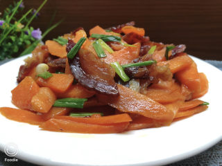 16、胡萝卜炒腊肉,成品近图