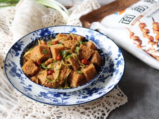 16、凉拌烤麸,成品图