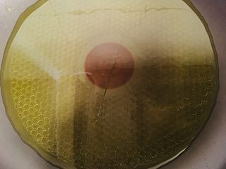 12、葱油鸡腿,另取锅放入适量的油烧热