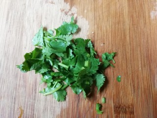 12、白嫩皮冻,香菜洗净切碎