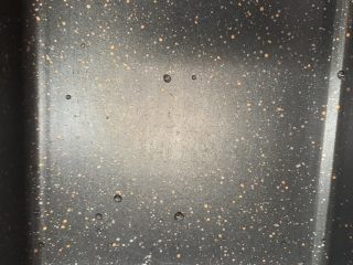 31、凉拌三丝,锅洗净小火烧干。