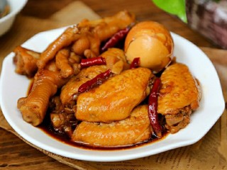 27、香辣卤鸡爪,配上一瓶冰啤酒简直太爽了