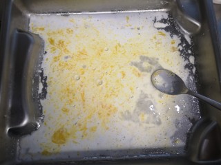 9、爽滑肠粉,搅拌均匀