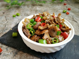 13、香辣鸡胗,炒好装盘即可