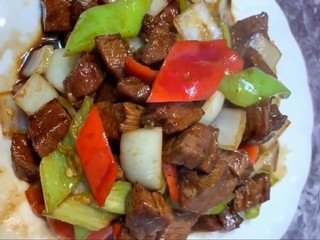 8、红烧牛肉,红烧牛肉做好