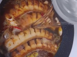 10、啤酒五花肉,适量的水没过五花肉多点