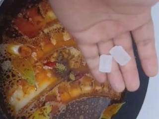 11、啤酒五花肉,盐，鸡精，十三香，三块冰糖