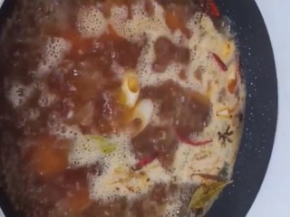 12、啤酒五花肉,烧开锅烧至四十分钟