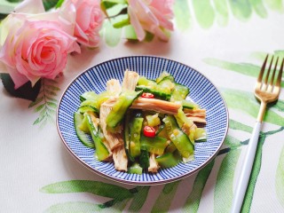 19、黄瓜拌腐竹,成品图