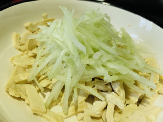 11、凉拌素鸡,加素鸡里