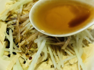 13、凉拌素鸡,加芝麻油