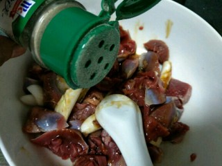 11、香辣鸡胗,胡椒粉