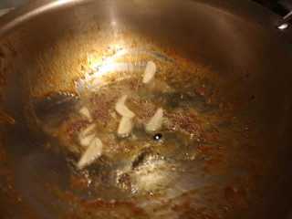 9、芥兰木耳,蒜片儿爆锅。