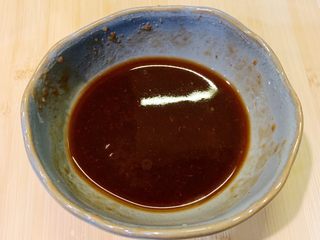 6、特制番茄酱煎豆腐,搅拌均匀，放在一边待用