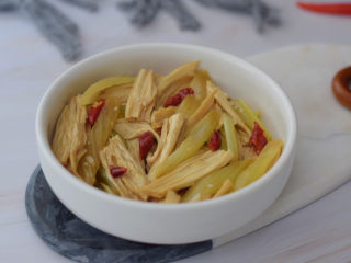 13、腐竹拌芹菜,成品图