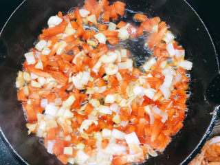 15、椒盐基围虾,炒香