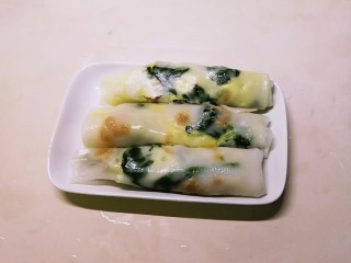 13、广州肠粉,码放盘中