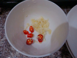 5、杏鲍菇炒鸡蛋,小红辣椒