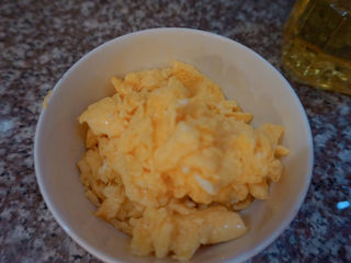 15、杏鲍菇炒鸡蛋,倒出备用