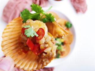 12、蒜蓉辣酱蒸扇贝,一口一个，真的超过瘾哒！