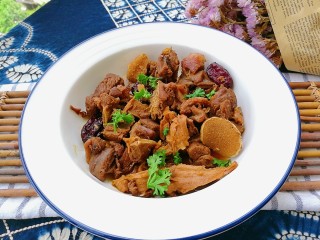 16、夏日滋阴，红糖姜母鸭,番鸭软烂，咬一口清甜，酒香浓姜香辣，既能滋阴又能温阳去湿，下饭下酒都是极好的。