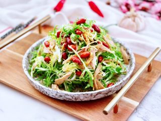 15、鸡丝拌苦苣,下饭又下酒菜，每次上桌就秒光。