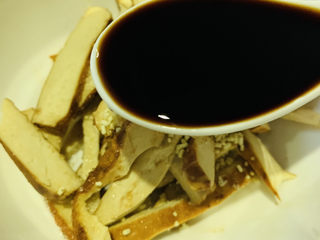 9、凉拌香干,加葡萄醋