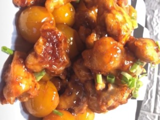 11、金桔咕咾肉,撒点葱花即可