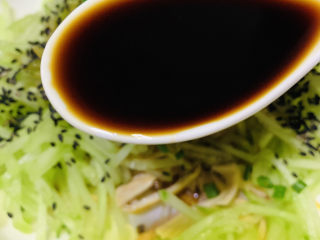 17、凉拌腐竹黄瓜,加葡萄醋