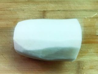 7、龙骨萝卜汤,准备好白萝卜