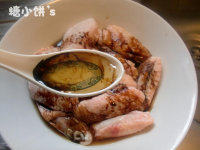 3、中式口味烤翅,加入植物油1汤匙