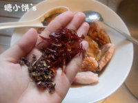 4、中式口味烤翅,干红辣椒切丝~和花椒一起放进去