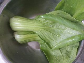 10、鲍鱼捞饭,油菜洗净