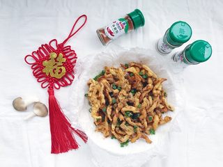 23、油炸蘑菇,椒盐口味的炸蘑菇就完成啦