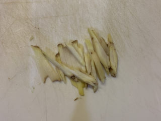 10、家庭版烤鸡,姜去皮，切丝