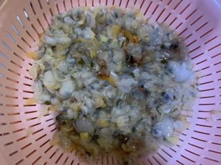 1、姜蒜炒螺肉,螺肉洗干净，沥干水