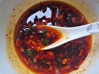 17、香辣藕片,搅拌均匀，料汁就调好了