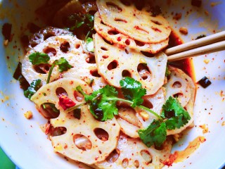 19、香辣藕片,搅拌均匀即可享用了