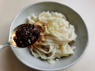 11、麻酱凉面,爱吃辣的加一勺油辣子。