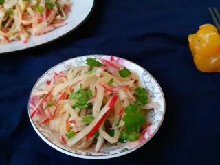 15、香菜萝卜丝,我们这边都很爱这道凉菜，你呢？喜欢就做起来吧