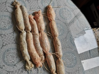 9、猪大肠包糯米红枣,完毕