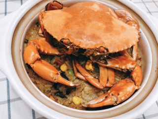 24、红鲟八宝饭（红鲟蒸糯米饭）,近图。