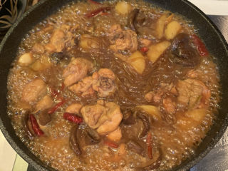 26、鸡腿炖香菇,大火收汁即可食用