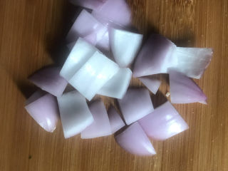 7、蒜泥黄瓜,洋葱切块