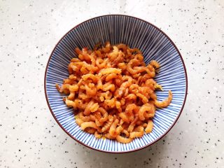 8、金钩海米木耳拌香芹,捞出泡软的金钩海米