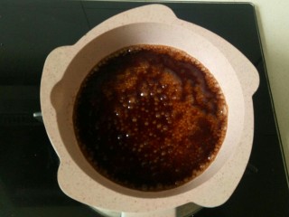 8、醋泡花生米,小火煮开